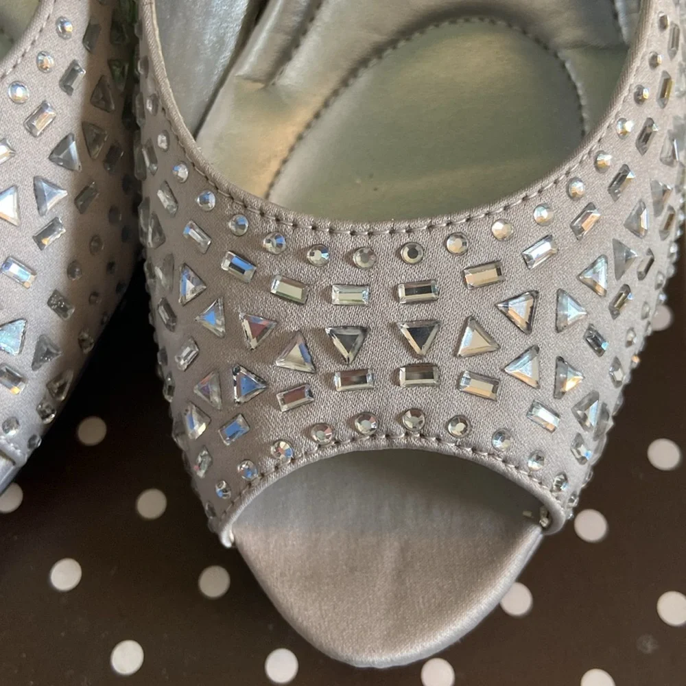 Kelly & Katie Grey Silver Rhinestone Peep Toe Party Shoes Women's Sz 9 Heel